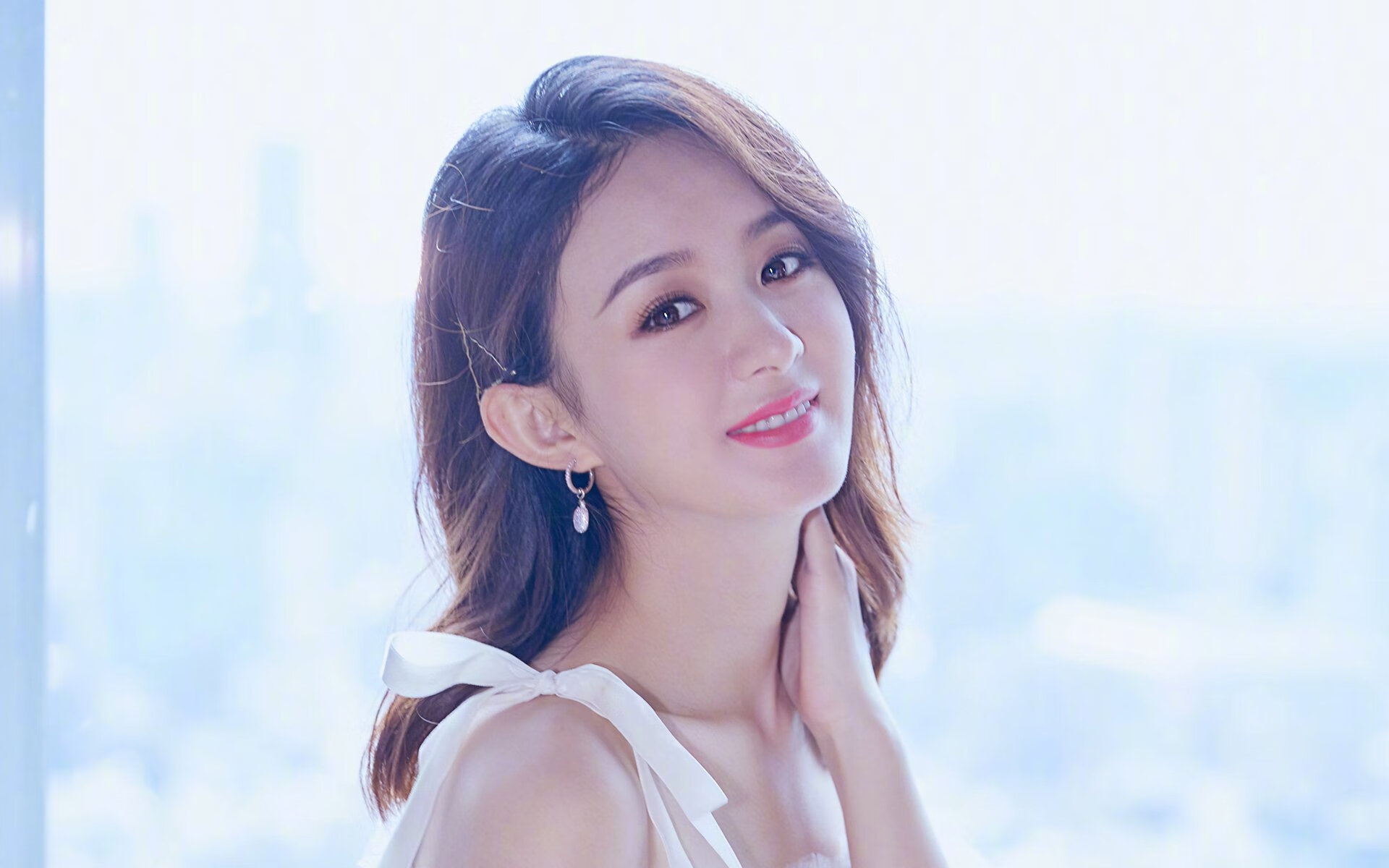 开云中国大陆-中国女足在比赛中展现出优雅的踢球风格，中国女足怎么写