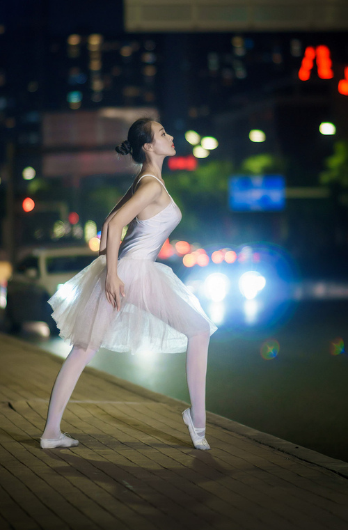 五大联赛球员适应期影响球队前半赛季走势，五大联赛各位置赛季十佳球员